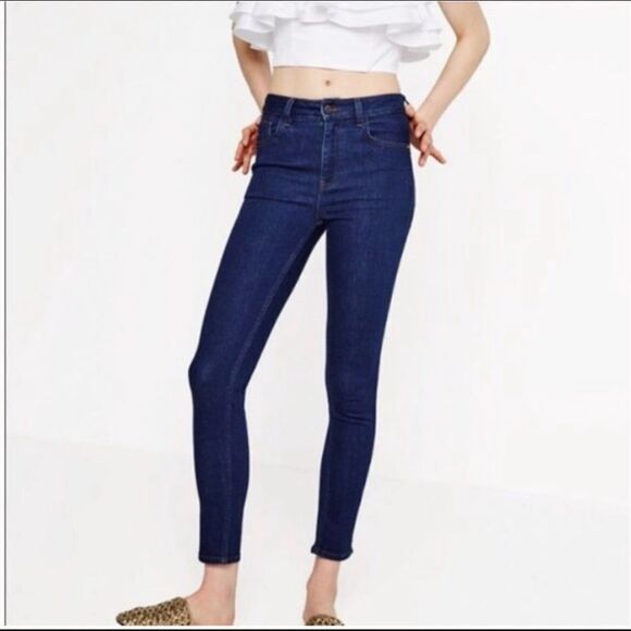 Zara Dark Wash High Rise‎ Waist Skinny Jeans - Picture 2 of 8